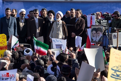 تجمع و راهپیمایی مردم بصیر استان مرکزی در محکومیت آشوب‌ها و اغتشاش‌های اخیر برگزار شد
